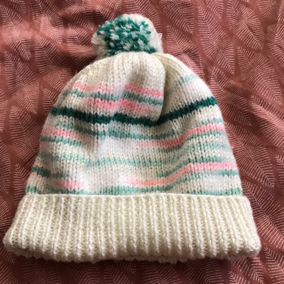 DONATED Super cute pom beanie - Picture 2 of 4
